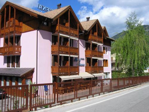 Hotel Serena Dimaro Exterior foto